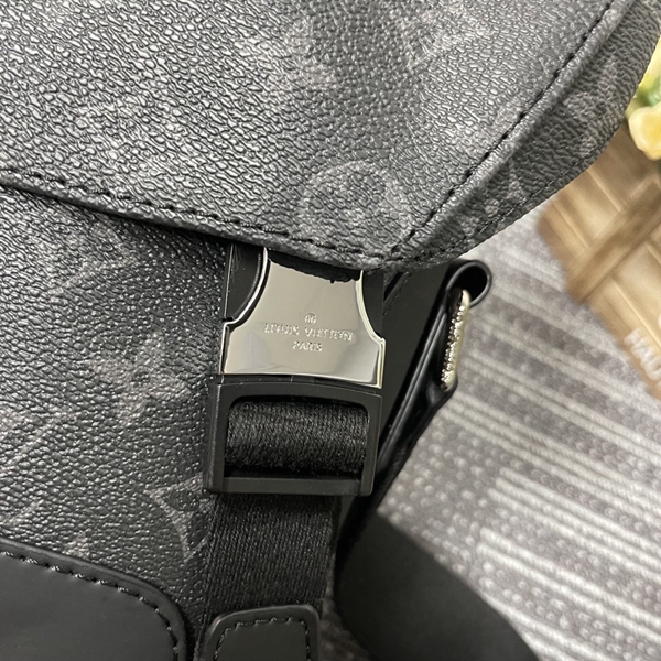 ルイヴィトンバッグ角部分ディテール